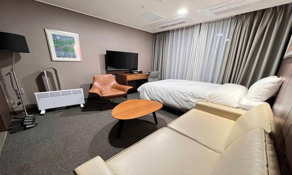 Raonstay In Perla Hotel جينجو المظهر الخارجي الصورة