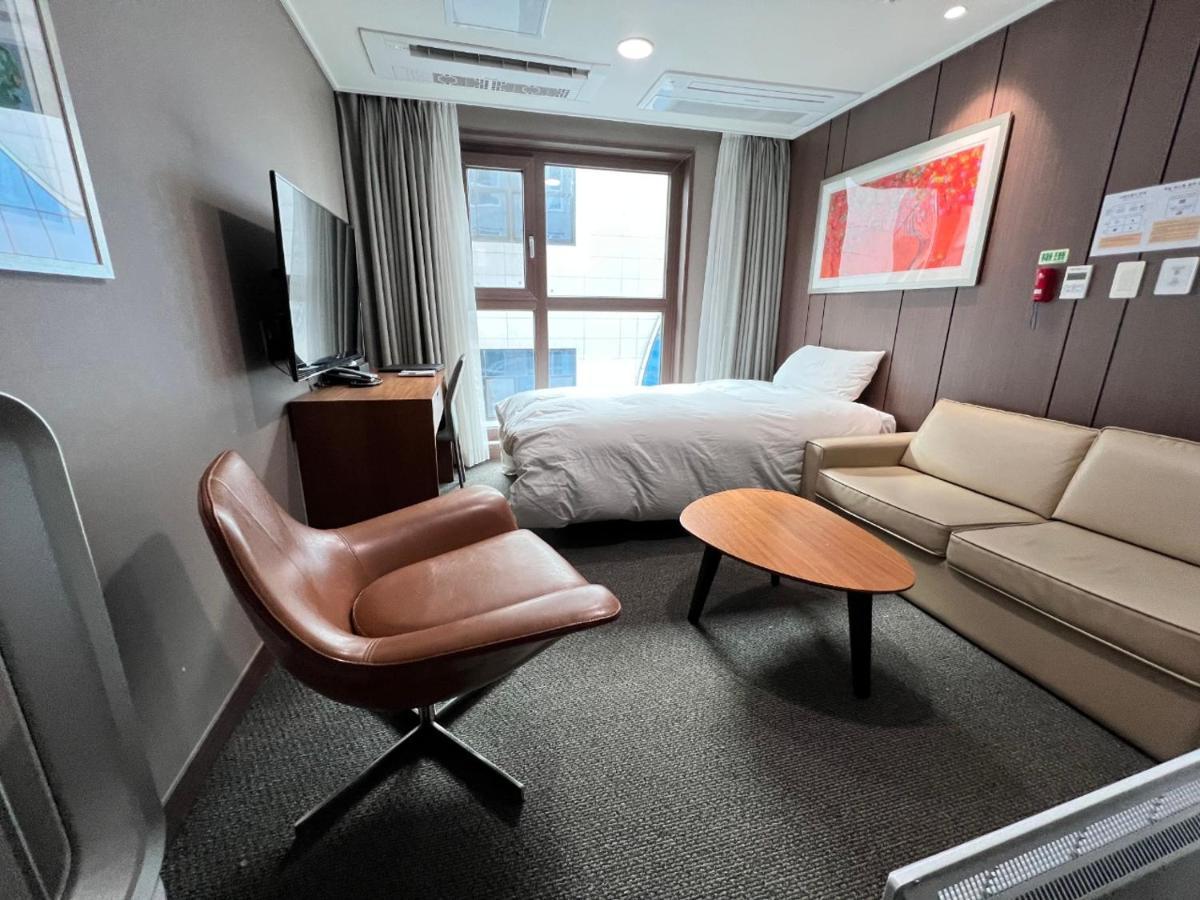Raonstay In Perla Hotel جينجو المظهر الخارجي الصورة